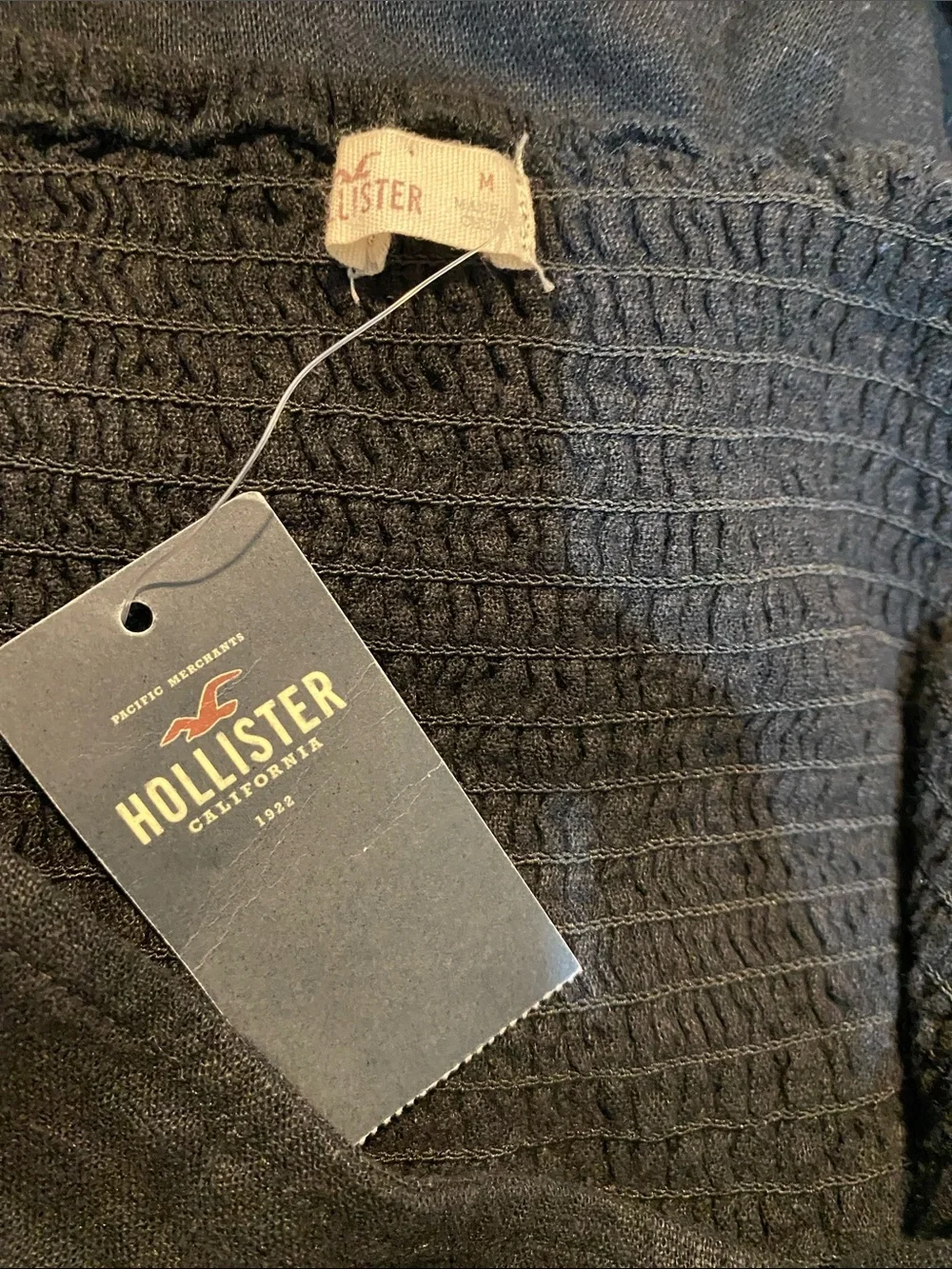 HOLLISTER BLACK WIDE LEG JUMPSUIT SZ M
